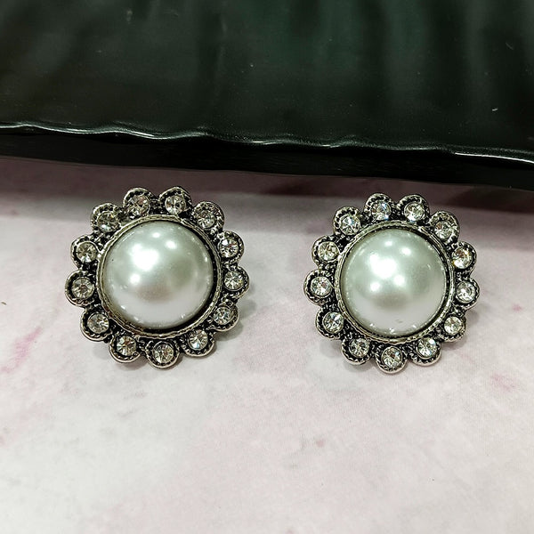 Elegant Silver Flower Stud Earrings - Delicate and Timeless