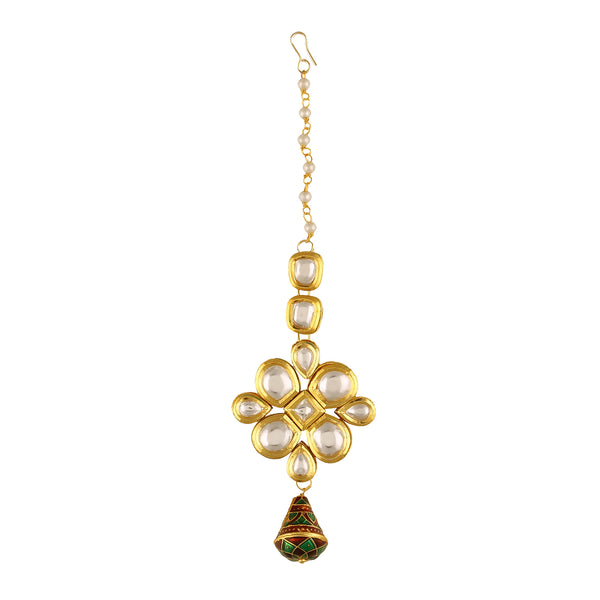 Traditional Kundan Maang Tikka with Floral Design and Enamel