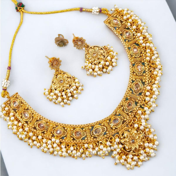 traditional-pearls-necklace-set-with-earrings - Trendisia