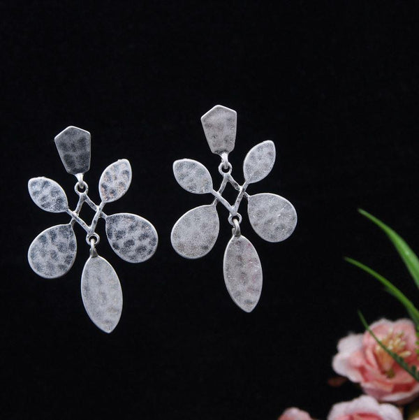 Silver Plated Fly Shaped Earring-WER 3462 - Trendisia