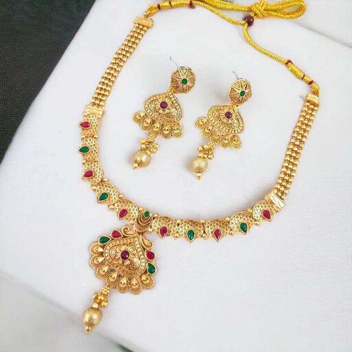 Antique Kundan and Pearl Necklace Set - Trendisia