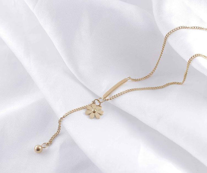 Stainless Steel Daisy Flower Pendent Necklace - STNK 5045 - Trendisia