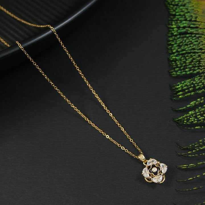 Stainless Steel Gold/Rosegold Plated Clover Spinning Pendent Necklace - SSNK 4309 - Trendisia