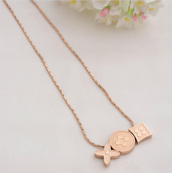 Stainless Steel Rose Gold Plated Chain With Clover Charm Pendent Necklace- NK 1799 - Trendisia