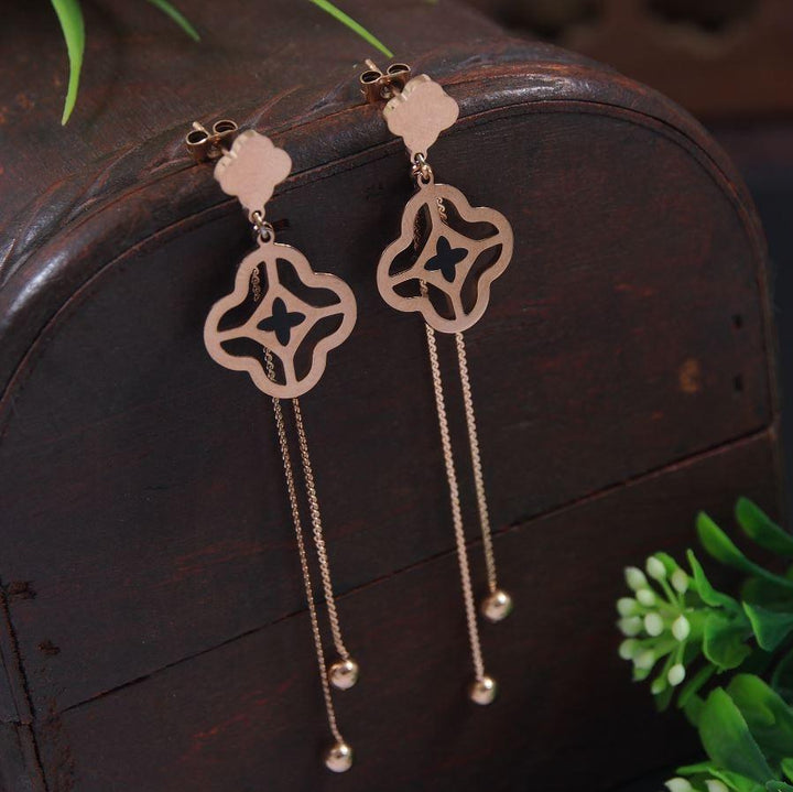 Stainless Steel Rosegold Plated Clover Chain Dangle Earring- STNER 4033 - Trendisia