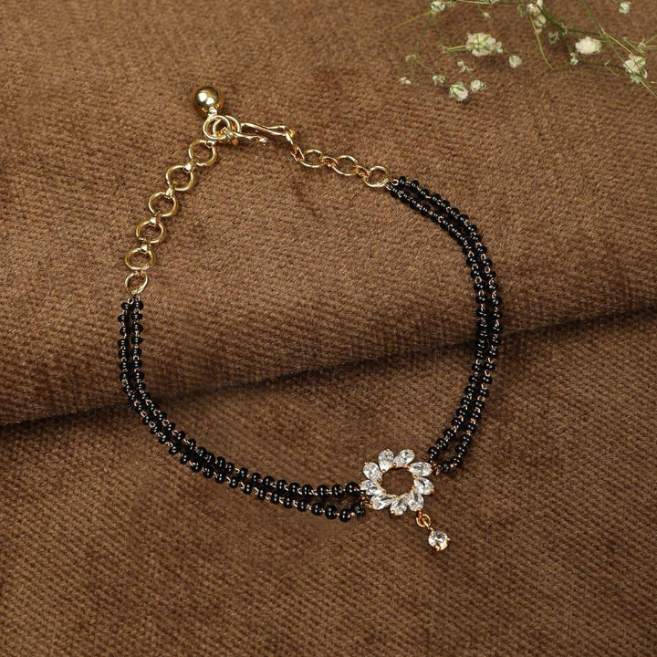Women Gold Bracelet - Trendisia
