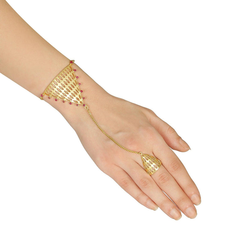 Matte Gold Plated Triangular Haathphool - Trendisia